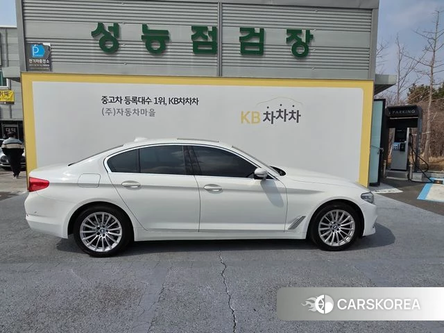 BMW 5 Series (G30) id 3807858 из Кореи 9