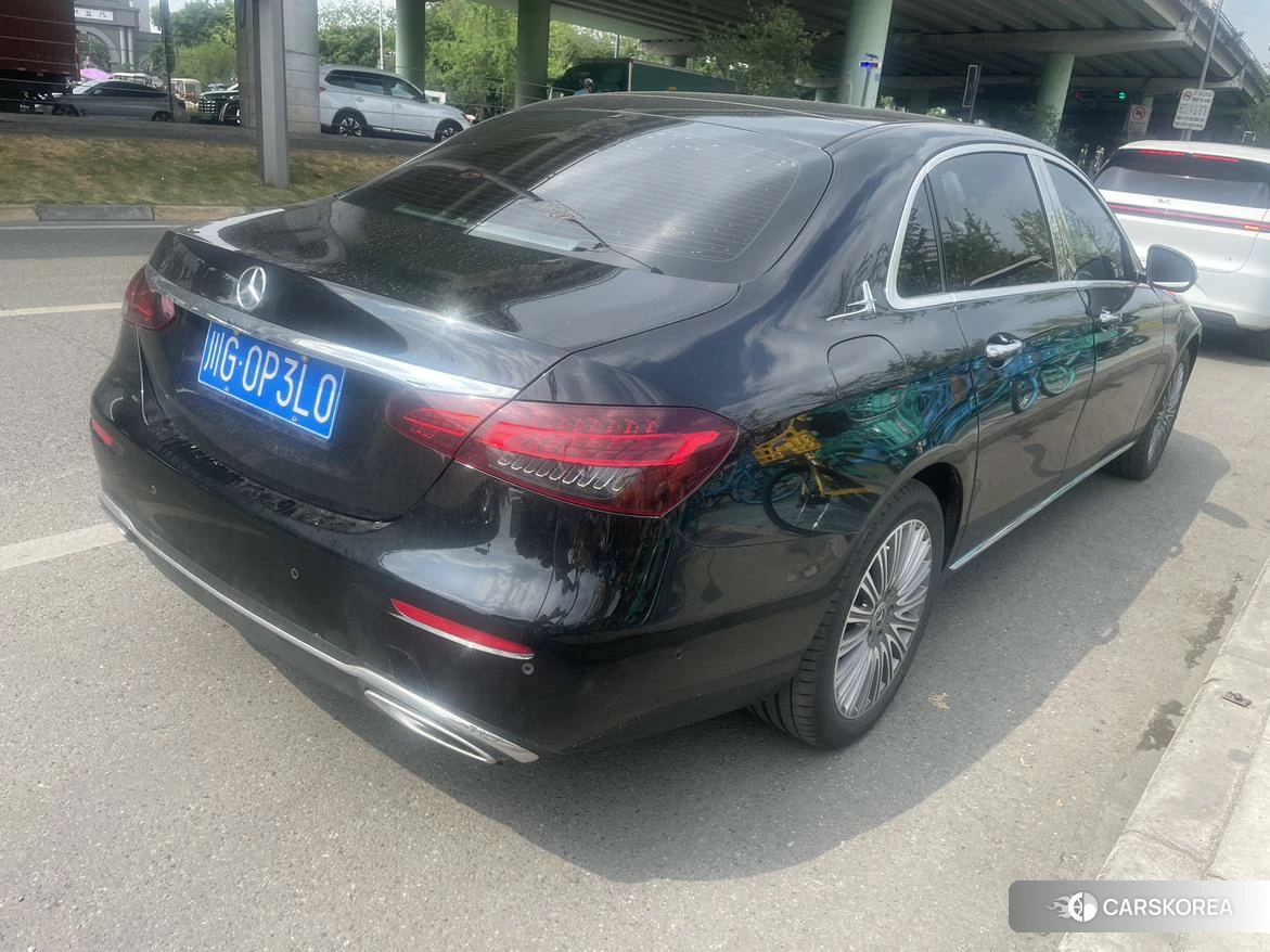 Mercedes-Benz E-class 2022 Черный из Китая, фото 3