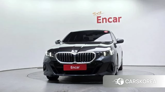 BMW 5 Series (G60) id 3891515 из Кореи 13