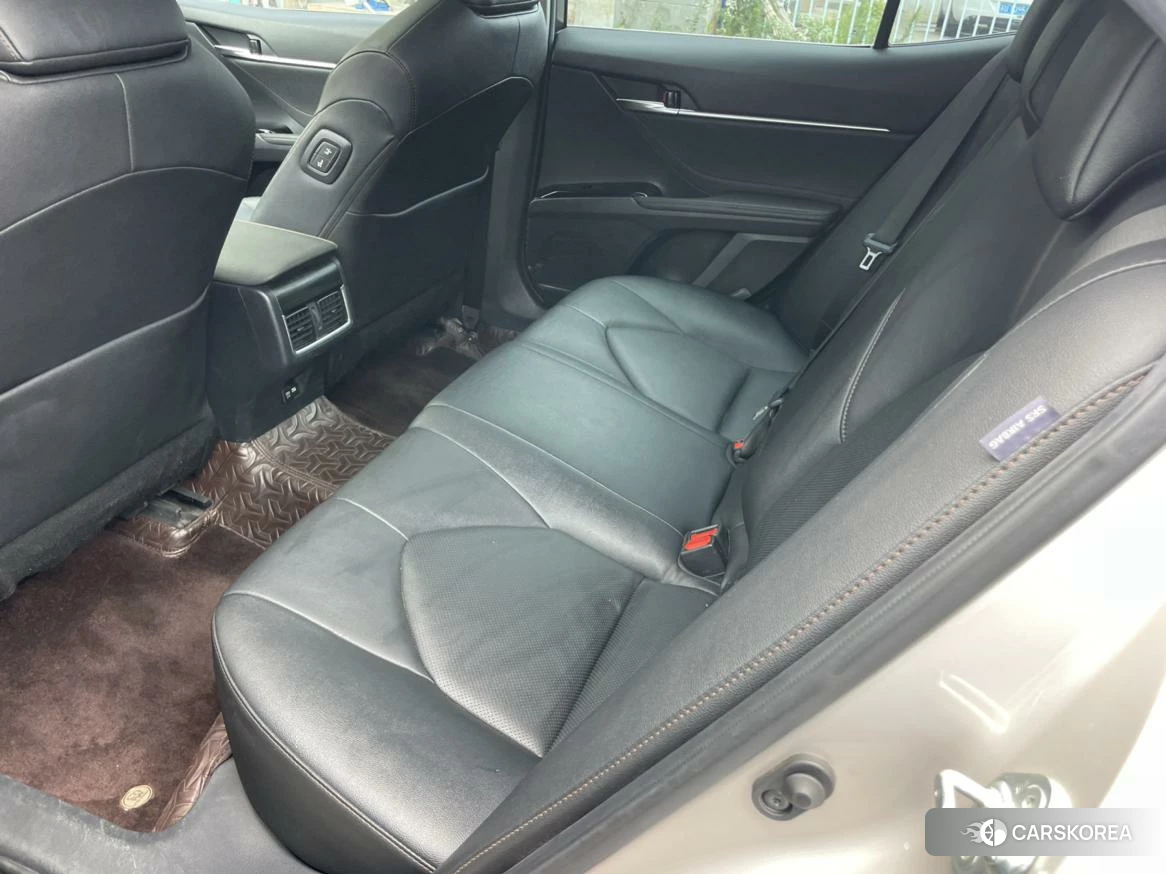 Toyota Camry 2021 Серебристо-серый из Китая, фото 3