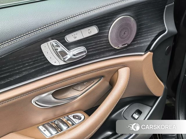 Mercedes-Benz E-class id 4359635 из Китая 7