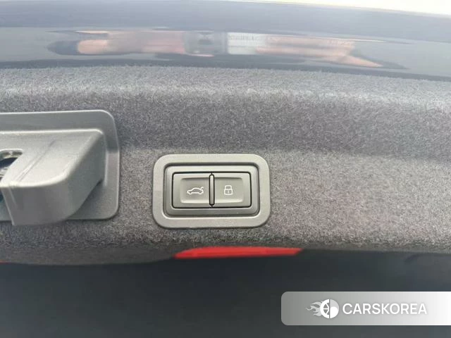 Audi A6L id 4299960 из Китая 9