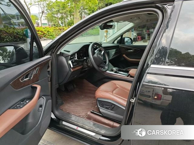 Audi Q7 2022 Черный из Китая, фото 3