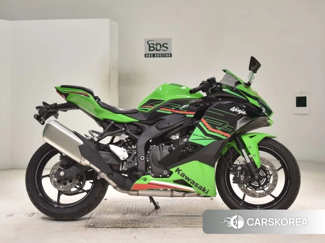Проданный Kawasaki ZX-4R SE 2025 из Японии