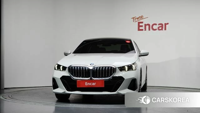 BMW 5 Series (G60) id 4292064 из Кореи 23