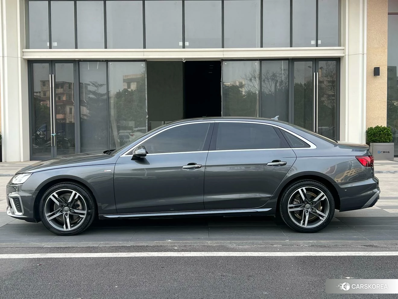 Audi A4L id 4493044 из Китая 22
