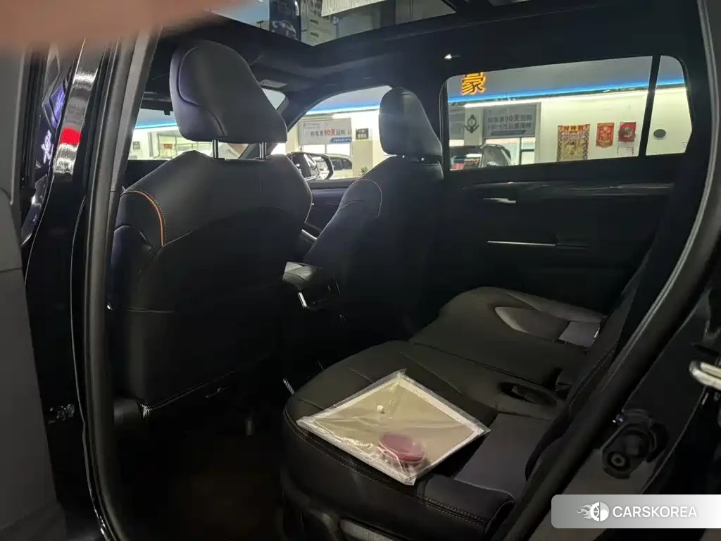 Toyota Crown 2025 Черный из Китая, фото 3