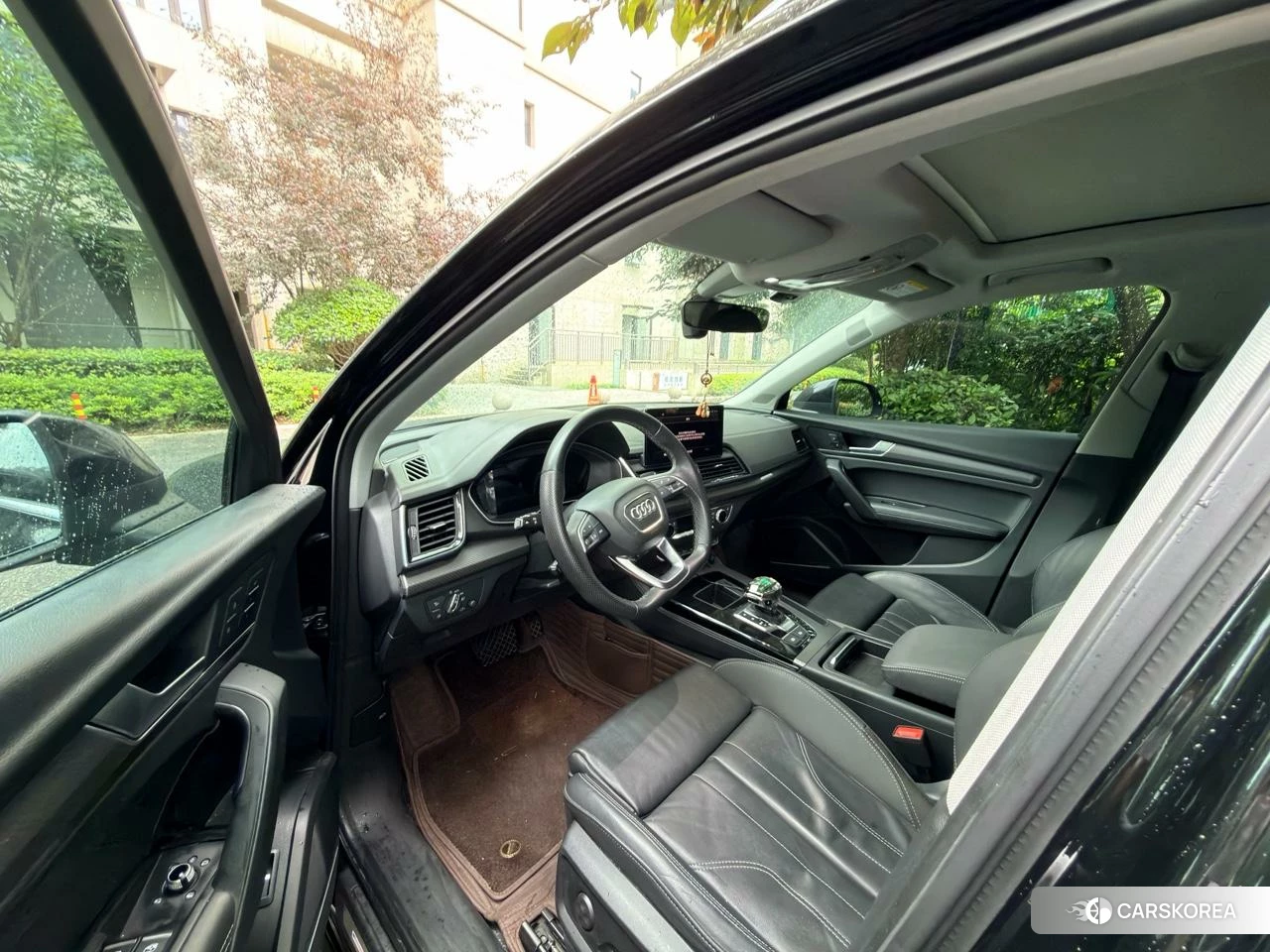 Audi Q5L 2021 Черный из Китая, фото 3