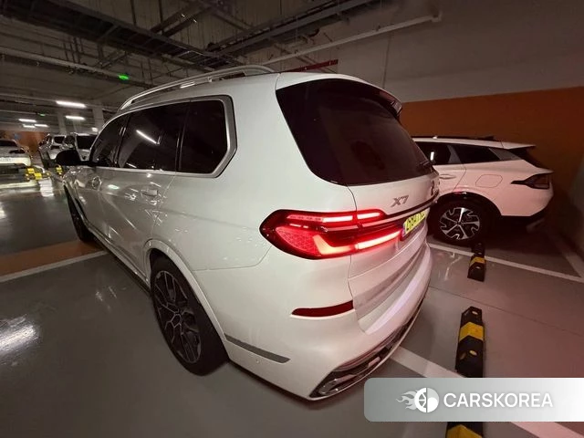 BMW X7 (G07) 2025 Белый из Кореи, фото 4