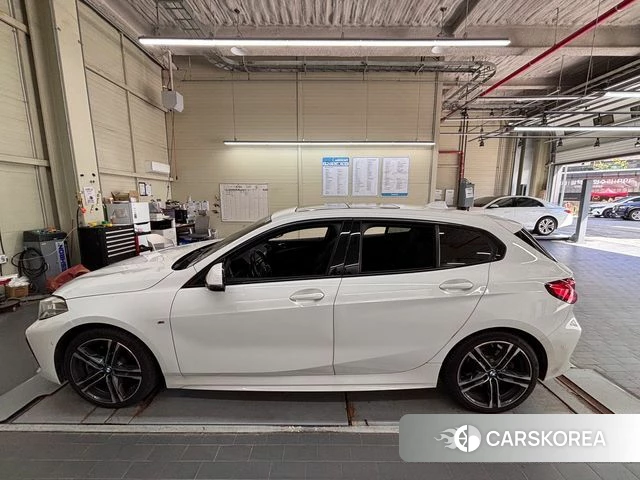 BMW 1 Series (F40) 2024 Белый из Кореи, фото 3