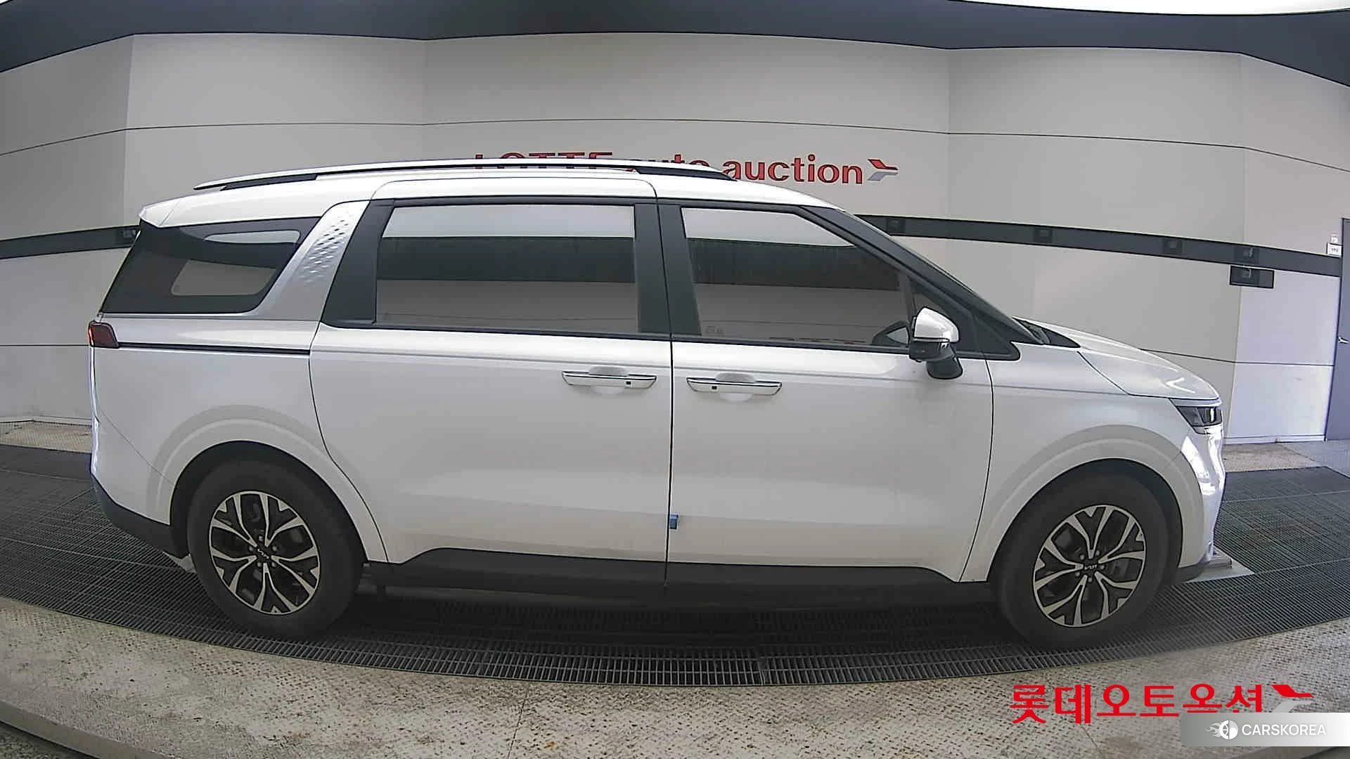 Kia Carnival id 4289627 из Кореи 23