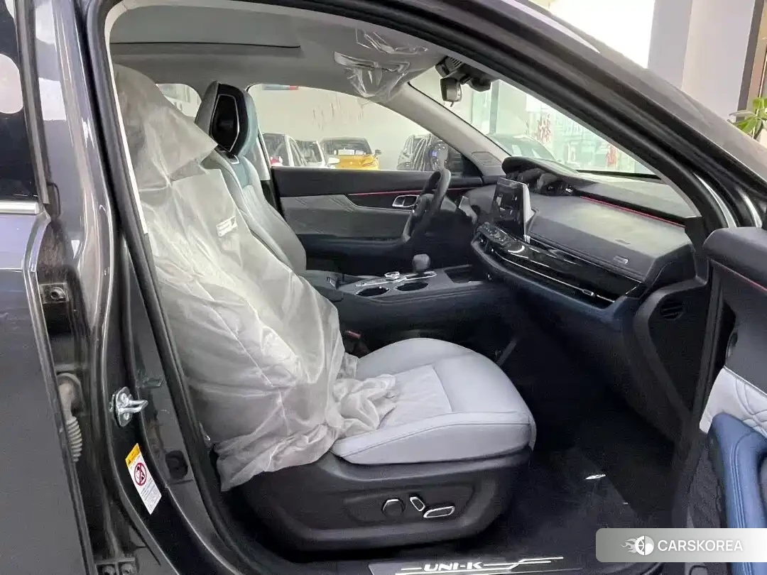 Chang'an Changan UNI-K Smart iDD 2022 Silver/gray из Китая, фото 3