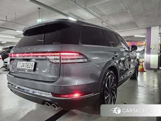 Lincoln Aviator 2nd generation 2023 Серебристо-серый из Кореи, фото 4