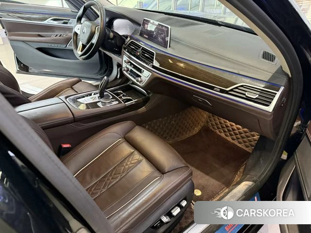 BMW 7 series 2022 Черный из Китая, фото 3