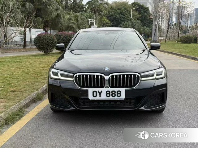 BMW 5 series 2022 Черный из Китая, фото 3