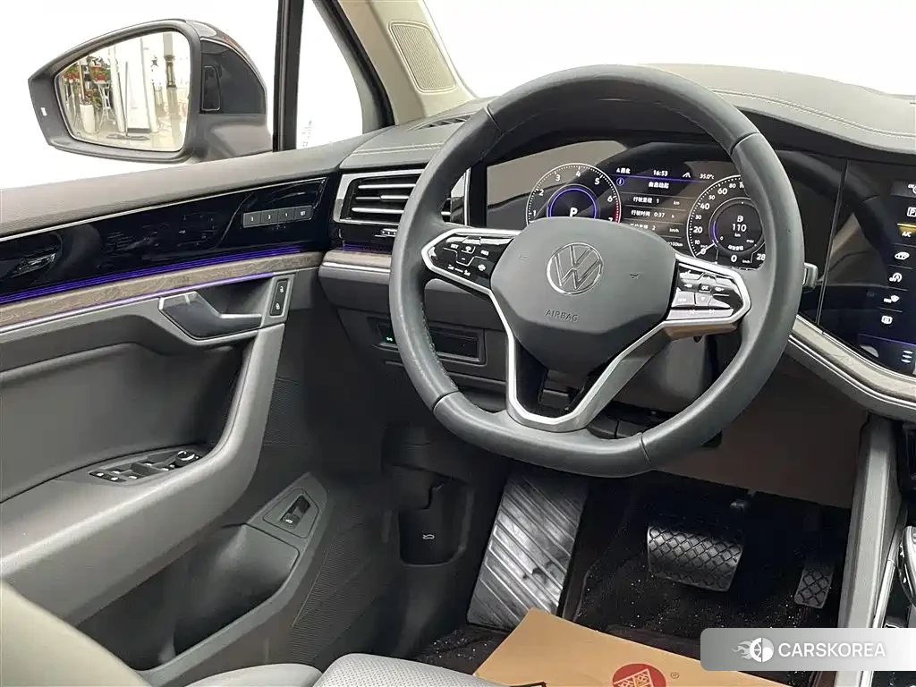 Volkswagen Touareg id 4577448 из Китая 23