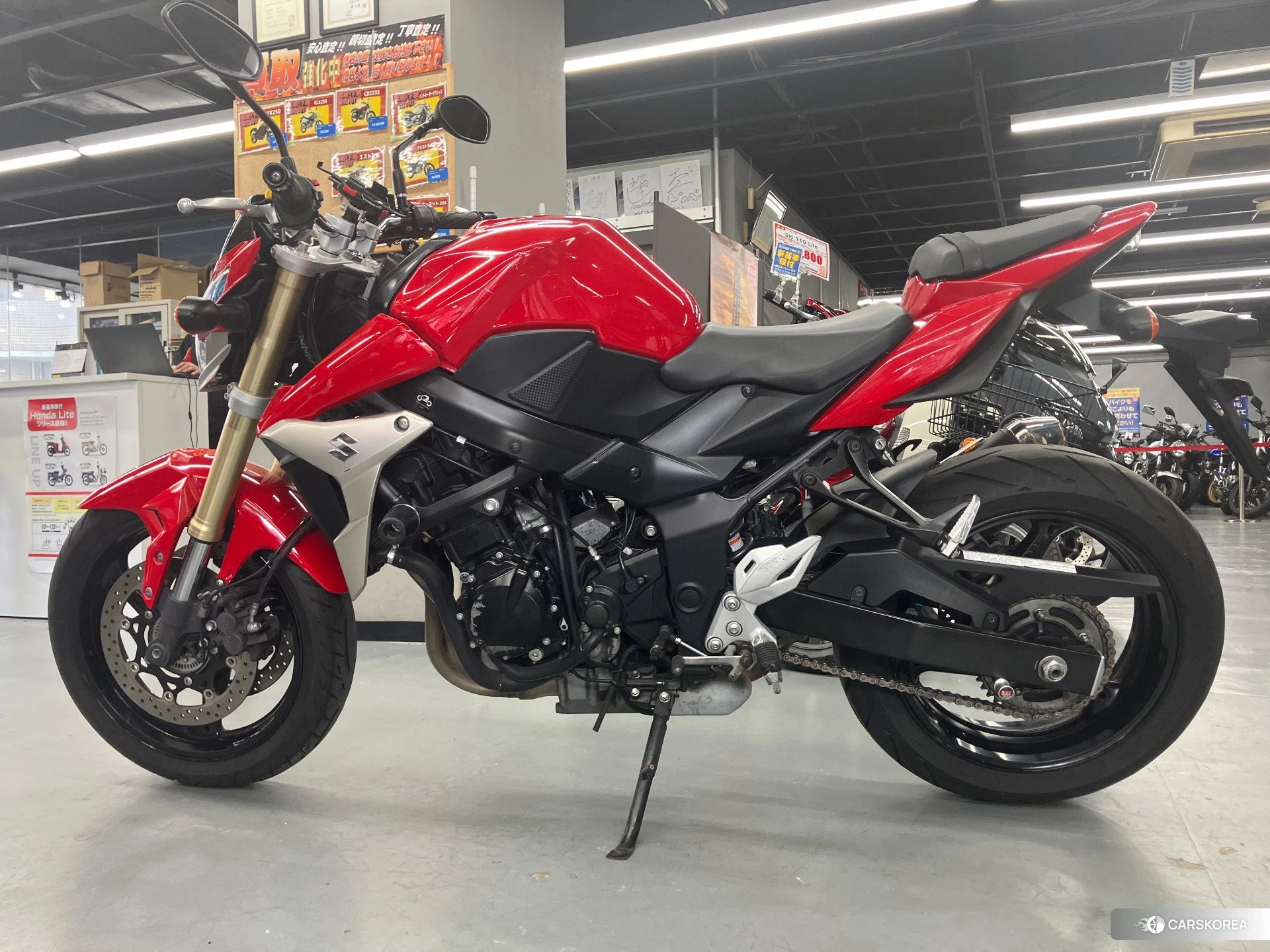 Проданный Suzuki GSR750 id 4183788 из Японии, фото 3