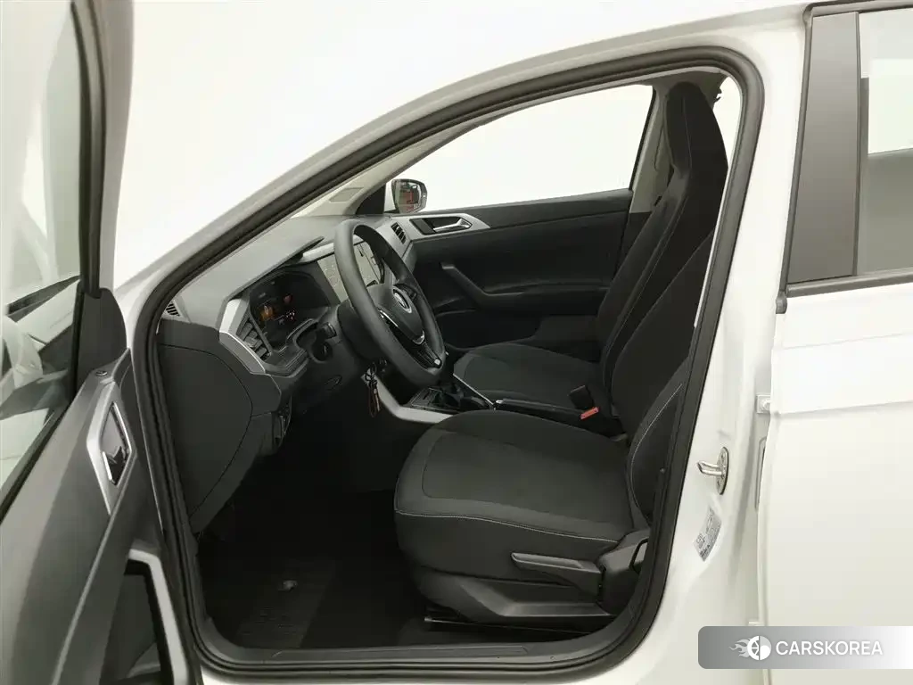 Volkswagen Polo id 4545693 из Китая 17