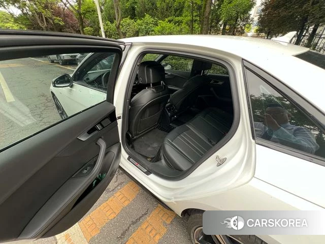 Audi A4L 2024 Белый из Китая, фото 3