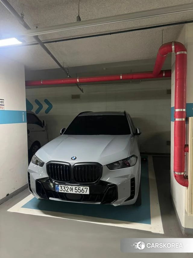 BMW X5 (G05) 2025 Светло-серебряный цвет из Кореи, фото 3