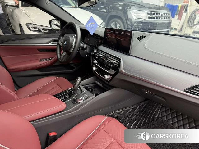 BMW 5 series 2023 Черный из Китая, фото 6