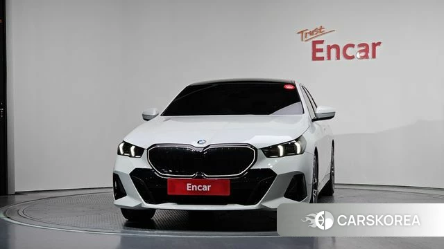 BMW 5 Series (G60) id 4493622 из Кореи 23