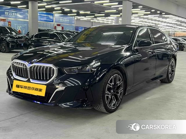 BMW 5 series 2024 Черный из Китая, фото 3