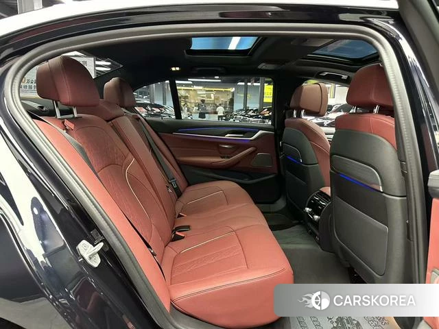 BMW 5 series 2023 Черный из Китая, фото 3