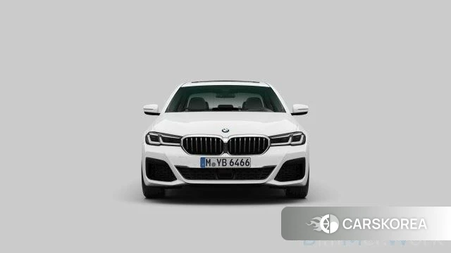 BMW 5 Series (G30) 2021 Белый из Кореи, фото 3