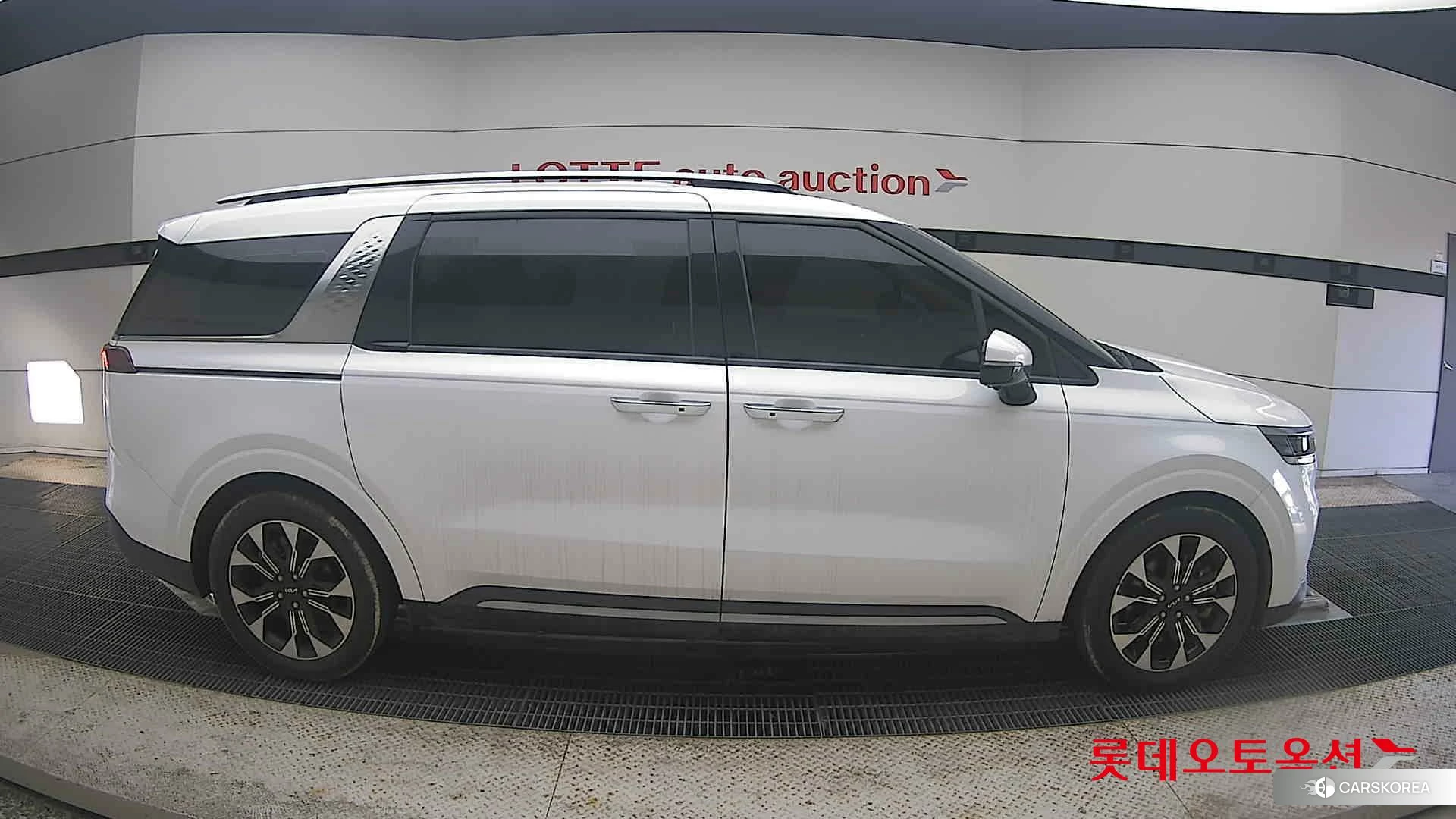 Kia Carnival id 4498444 из Кореи 23