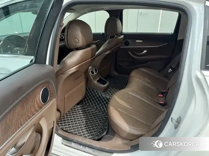 Mercedes-Benz E-Class id 4548336 из Китая 8