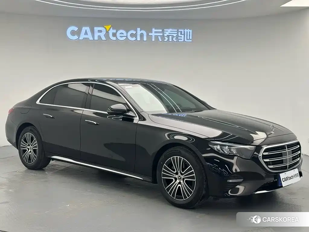 Mercedes-Benz E-Class 2026 Черный из Китая, фото 4