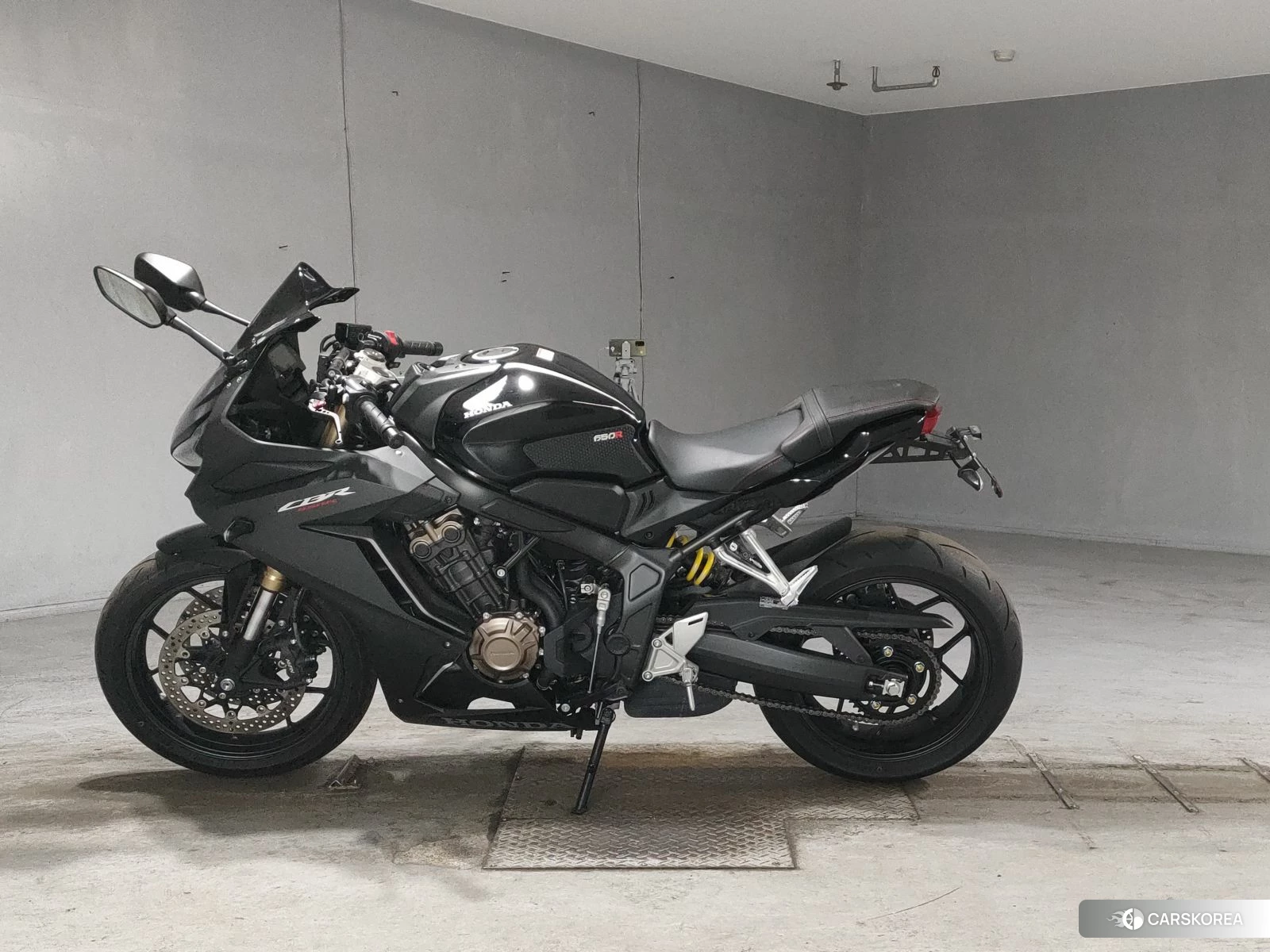 Проданный Honda CBR650R id 4200353 из Японии, фото 3