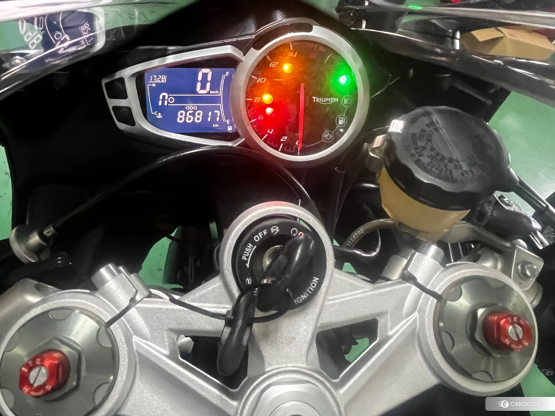 Проданный Triumph DAYTONA 675 2014 из Японии, фото 4