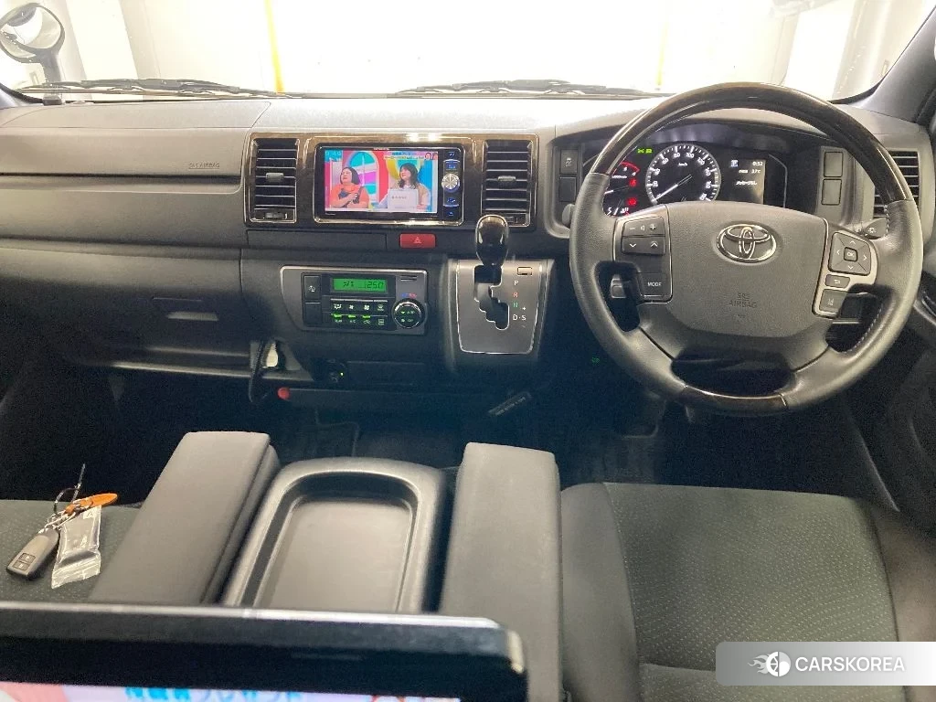 Toyota HiAce Van 2021 из Японии, фото 3