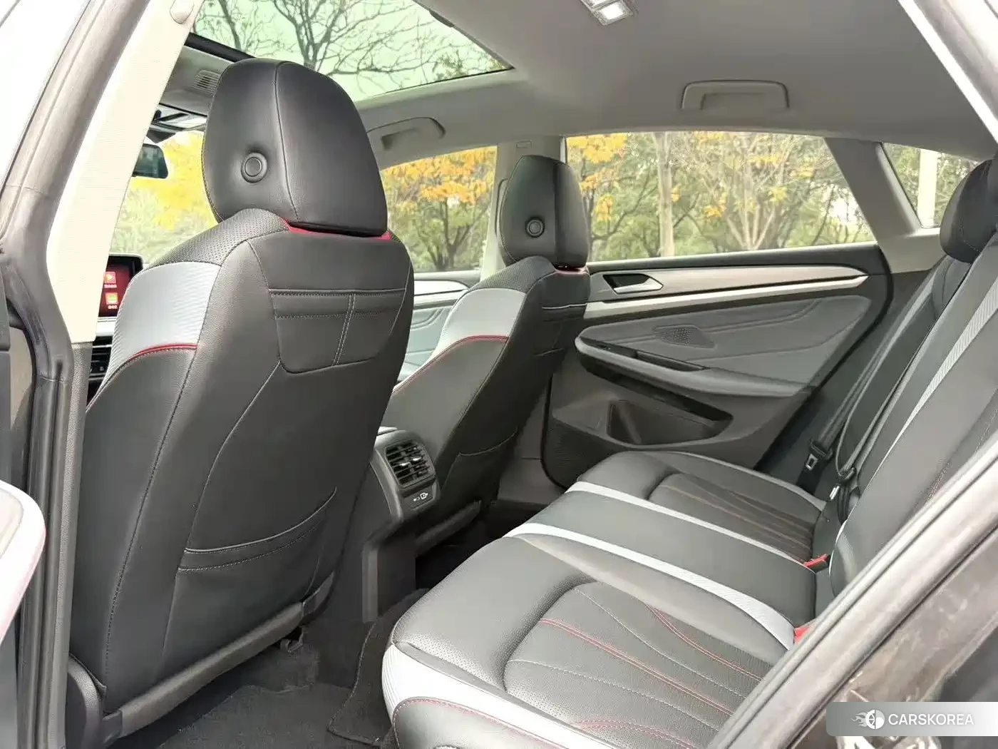 Volkswagen Lamando 2022 Silver/gray из Китая, фото 3