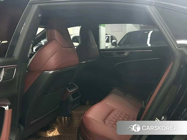 Audi A7L 2022 Черный из Китая, фото 3