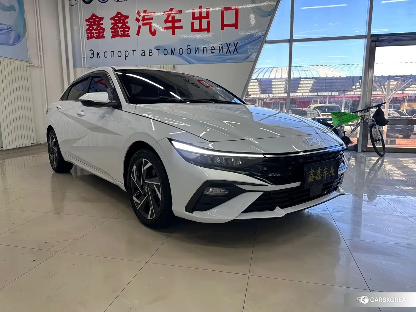 Hyundai Elantra 2023 Белый из Китая, фото 5