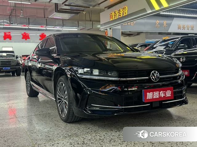 Volkswagen Magotan 2025 Черный из Китая, фото 3