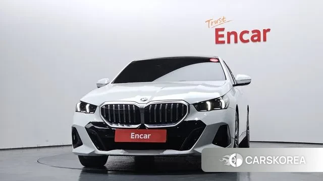 BMW 5 Series (G60) id 3399930 из Кореи 13