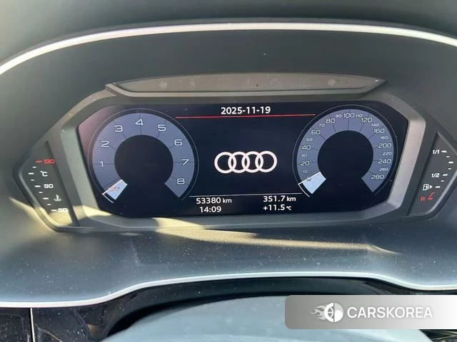 Audi Q3 2021 Темно-серый из Китая, фото 3