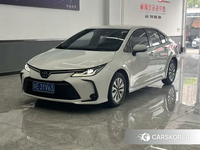 Toyota Corolla 2022 Белый из Китая, фото 3