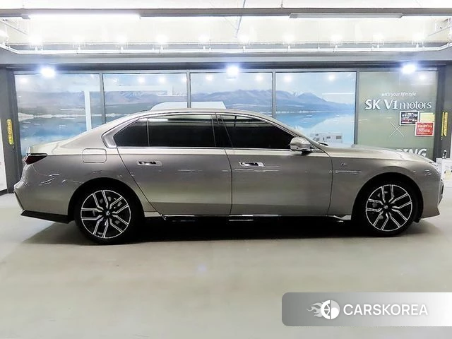BMW 7 Series (G70) id 4200830 из Кореи 13