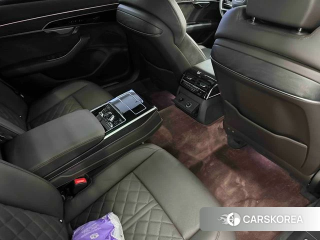 Audi A8 2021 Черный из Китая, фото 3