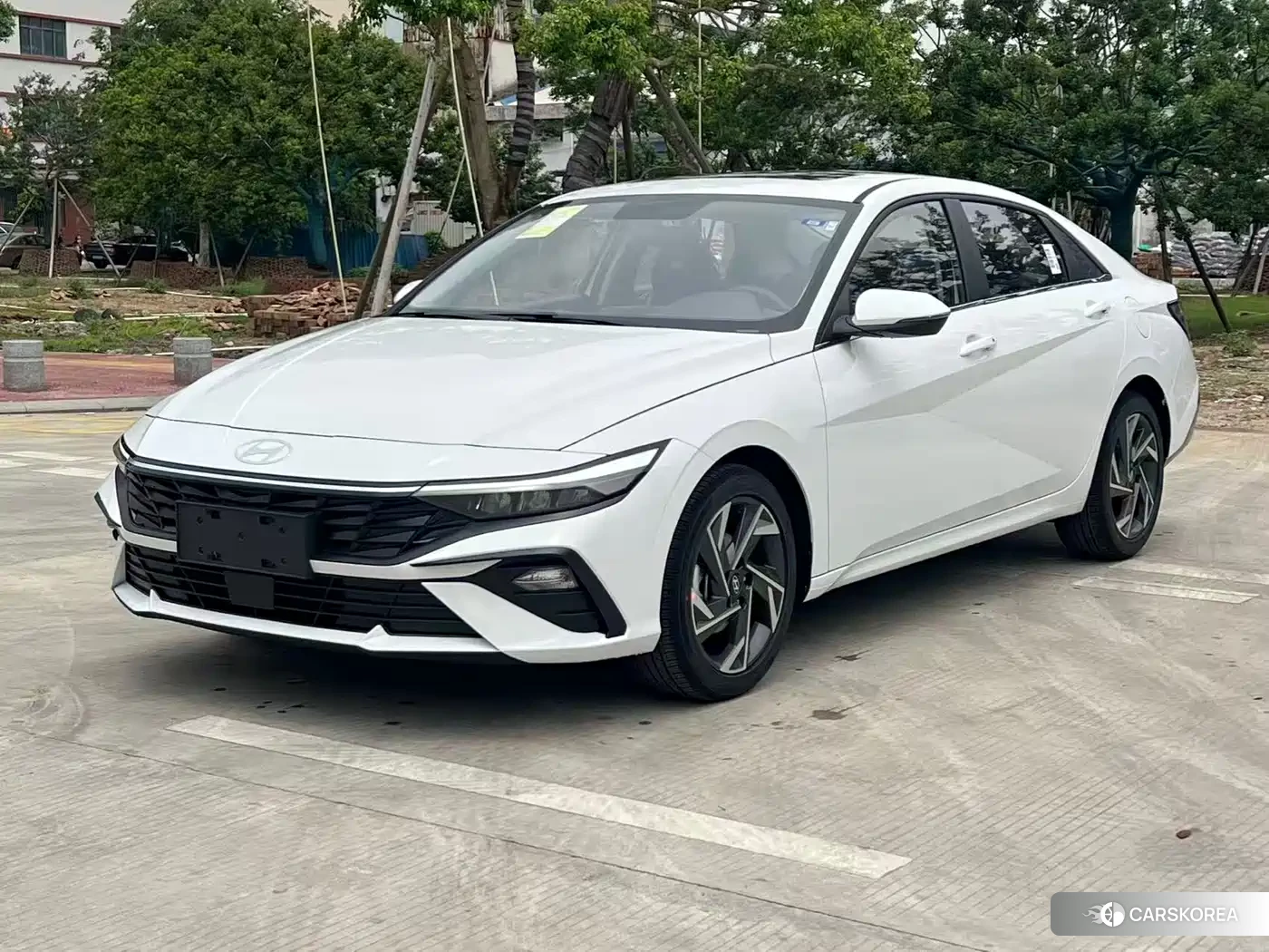 Hyundai Elantra 2026 Белый из Китая, фото 3