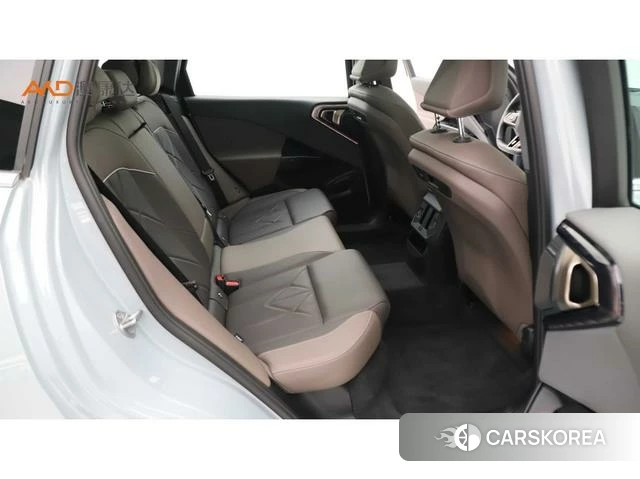 BMW X3 2025 Серебристо-серый из Китая, фото 3