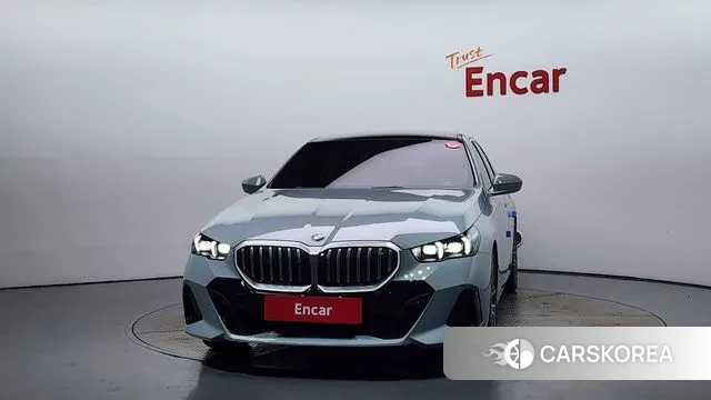 BMW 5 Series (G60) id 3057909 из Кореи 13