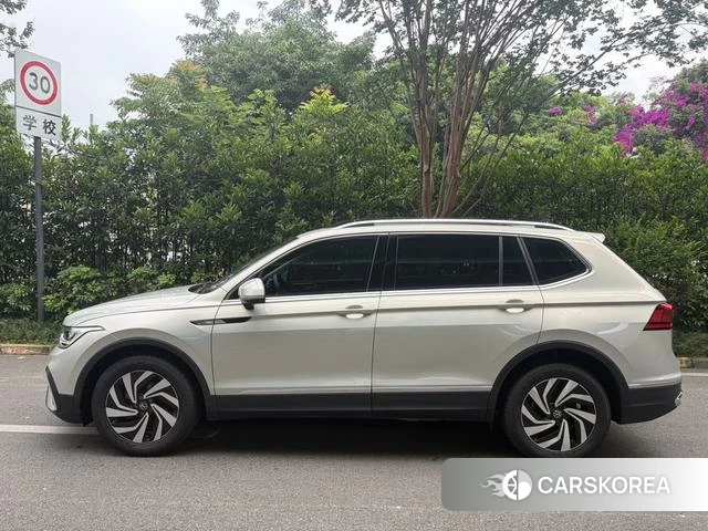 Volkswagen Tiguan L id 4374637 из Китая 12