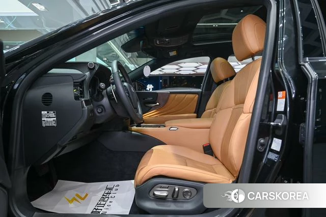 Lexus LS id 4273976 из Китая 13