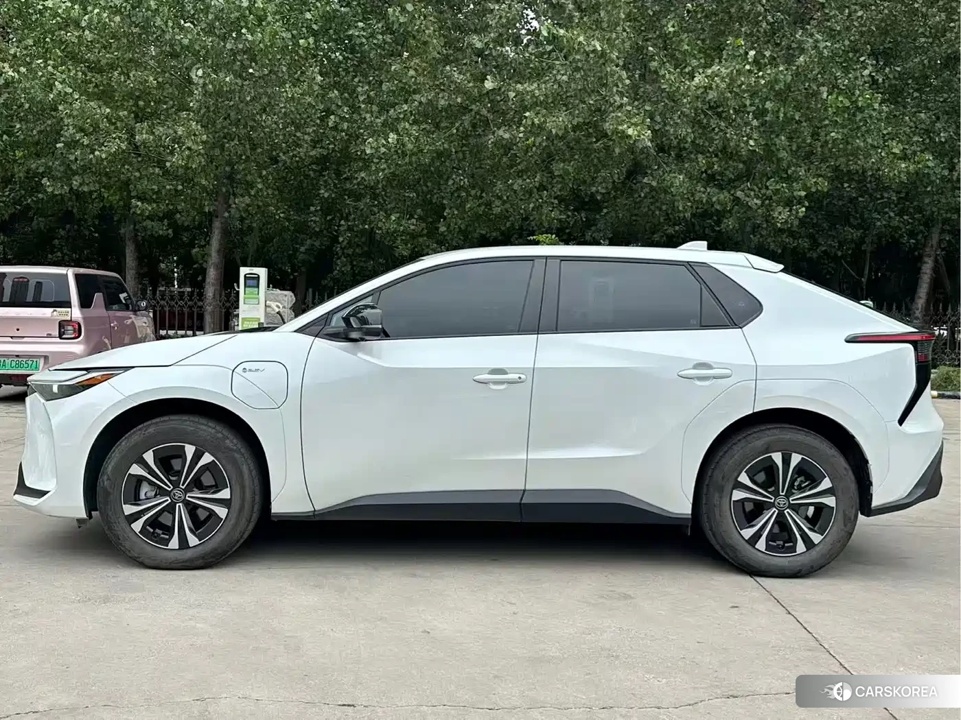 Toyota bZ4X id 4680613 из Китая 12